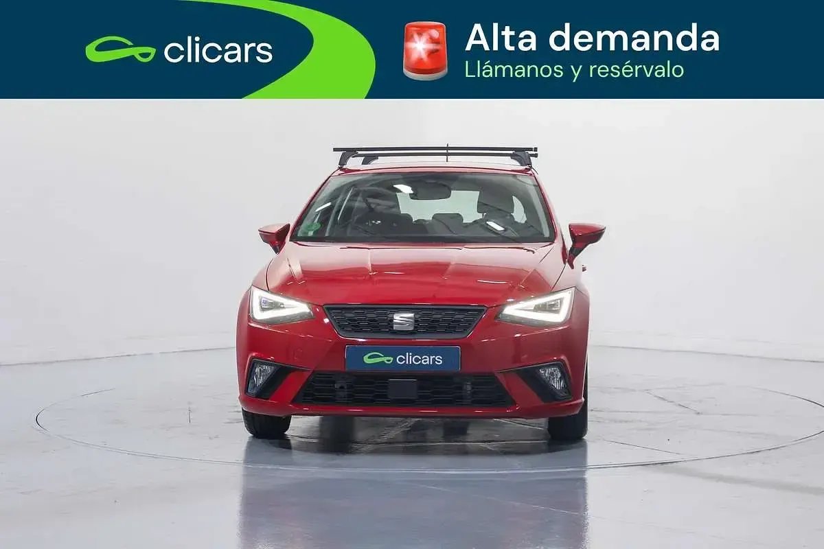 Usado Seat Ibiza Style 110 CV (80 kW) 2022 Rojo Utilitario