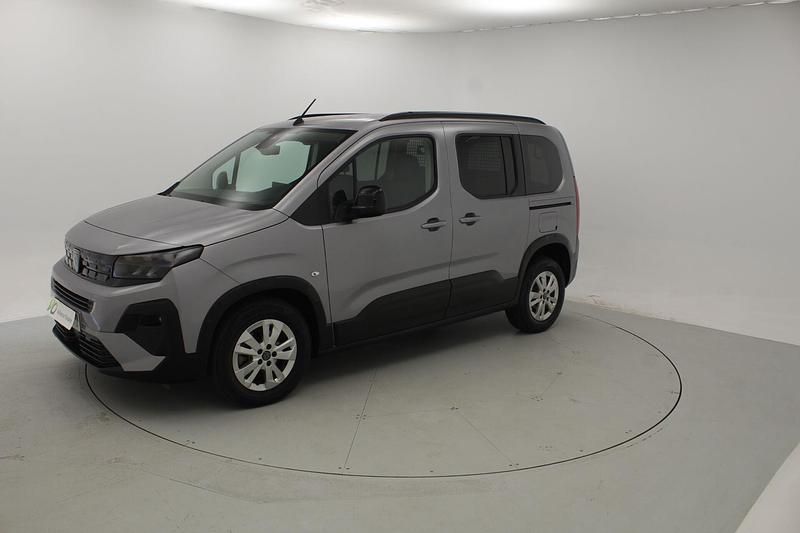 Usado Peugeot Rifter Allure 100 CV (73 kW) 2024 Gris Monovolumen