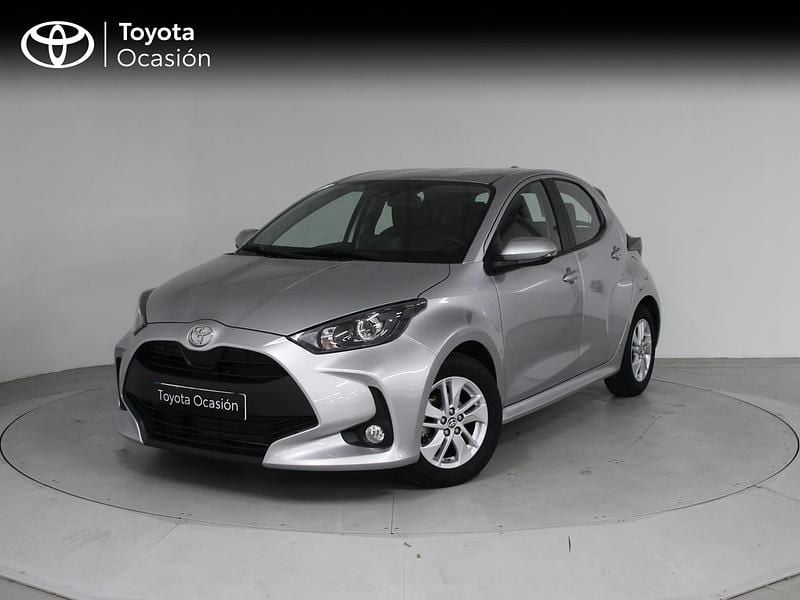 Gris Usado 2024 Toyota Yaris Edition Berlina | 17.990 € (Precio justo) - Imagen 1/4