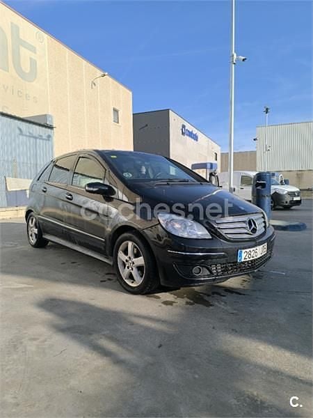 Usado Mercedes B180 109 CV (80 kW) 2007 Negro Monovolumen