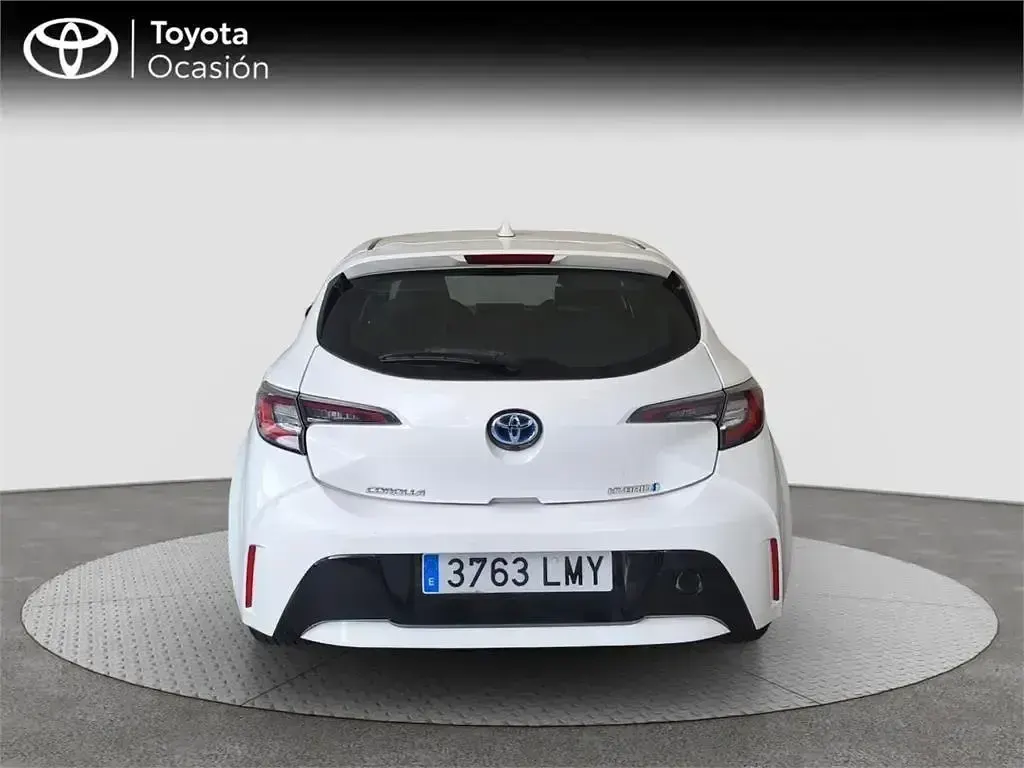 Usado Toyota Corolla Active 122 CV (89 kW) 2021 Blanco Monovolumen