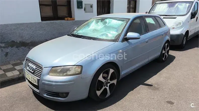 Usado Audi A3 Ambiente 102 CV (75 kW) 2006 Gris / plata Utilitario