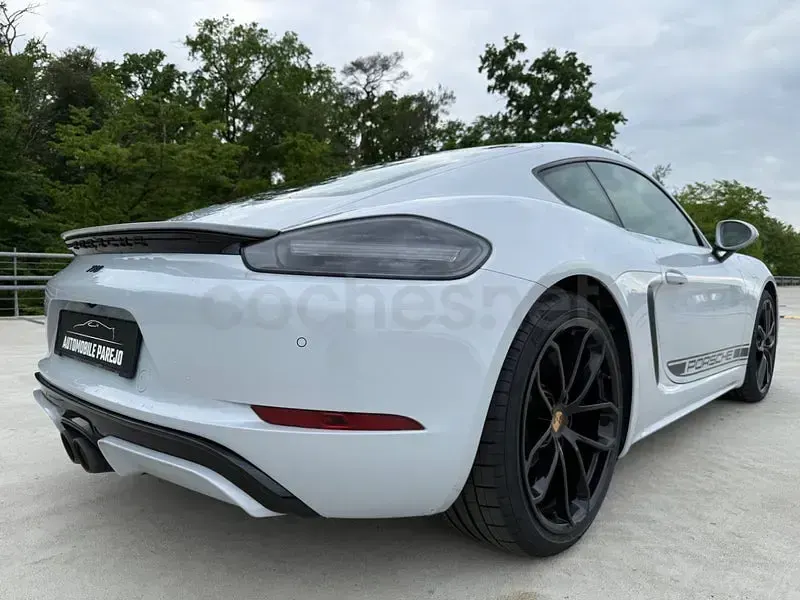 Käytetty Porsche 718 Cayman 300 HP (220 kW) 2024 Harmaa Coupe - kaksiovinen
