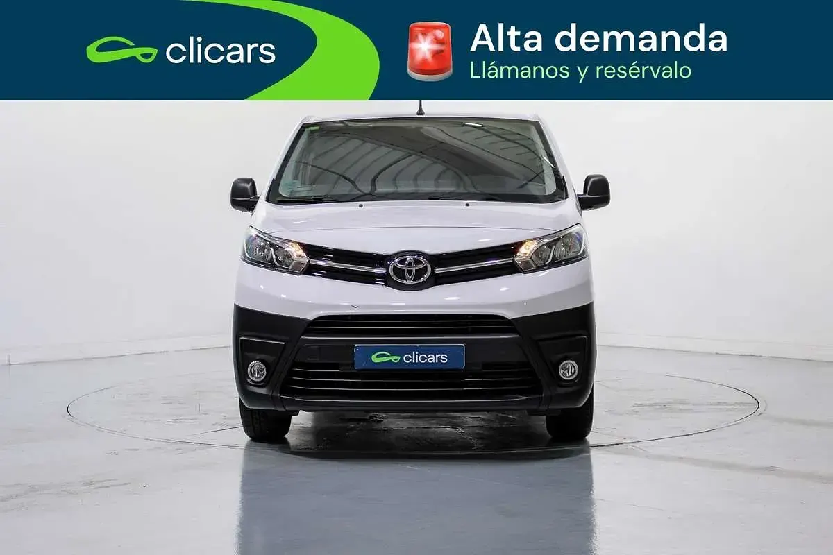 Usado Toyota Proace 120 CV (88 kW) 2024 Blanco Monovolumen