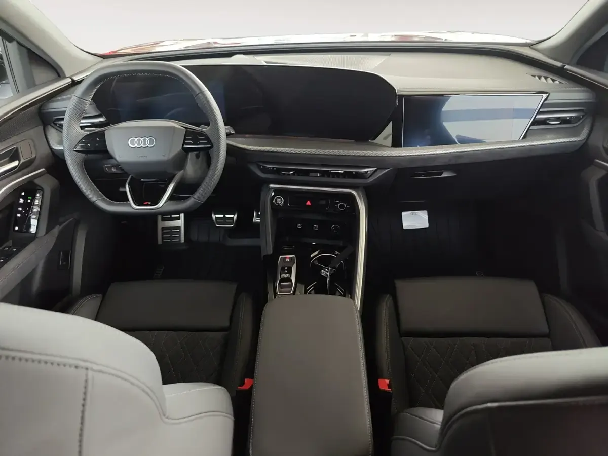 Usado Audi Q5 Sportback 204 CV (150 kW) 2026 Rojo SUV