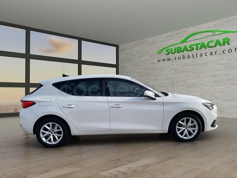 Usado Seat Leon Style 115 CV (84 kW) 2021 Blanco Berlina