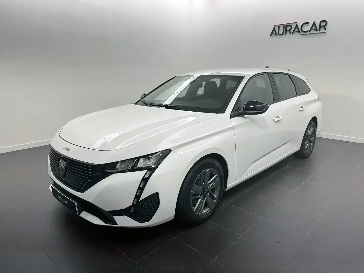 Usado Peugeot 308 Active 130 CV (95 kW) 2022 Blanco Berlina