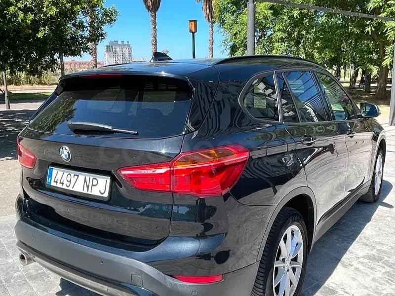 Usado BMW X1 136 CV (100 kW) 2022 Negro SUV