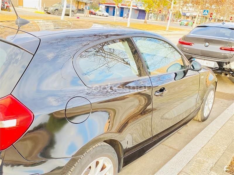 Usado BMW 116 122 HP (89 kW) 2009 Preto Citadino