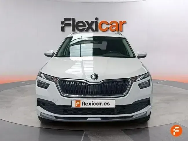 Usado Skoda Kamiq Selection 95 CV (69 kW) 2023 Blanco SUV