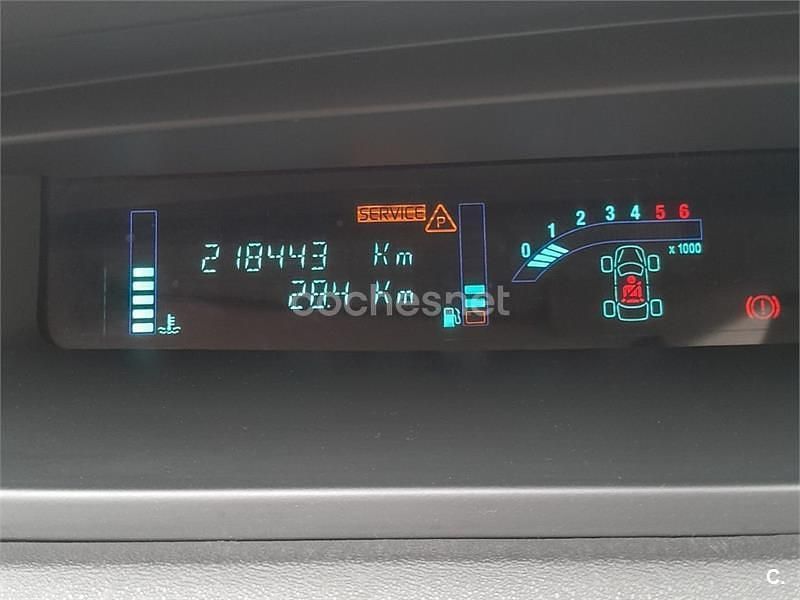 Usado Renault Scénic II Dynamique 105 CV (77 kW) 2005 Gris / plata Monovolumen