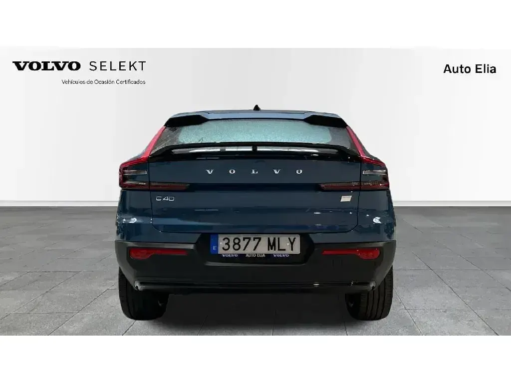 Käytetty Volvo C40 Core 175 kW (238 HP) 2023 Sininen Katumaasturi