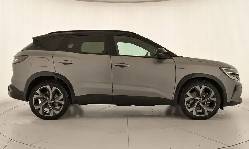 Usado Renault Austral Iconic Esprit Alpine 200 CV (147 kW) 2024 Gris SUV