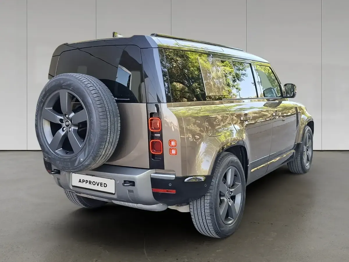 Usado Land Rover Defender HSE 249 CV (183 kW) 2025 Gondwana stone gloss SUV