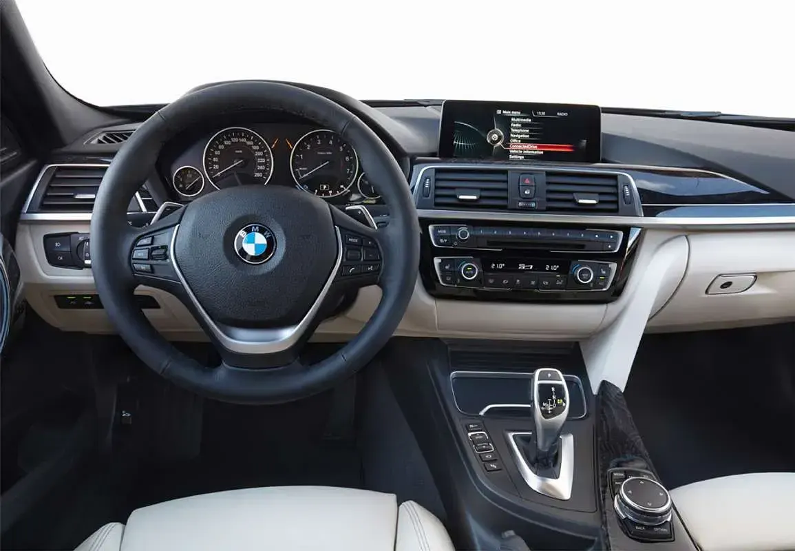 Usado BMW 318 150 CV (110 kW) 2017 Negro Berlina