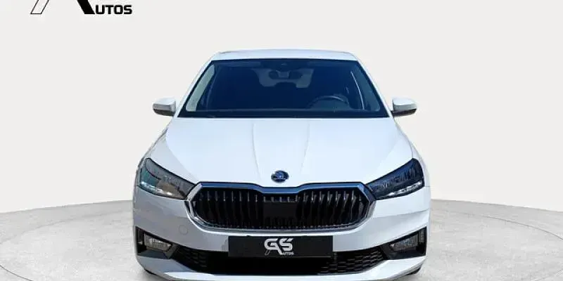 Usado Skoda Fabia Selection 116 CV (85 kW) 2025 Blanco Utilitario