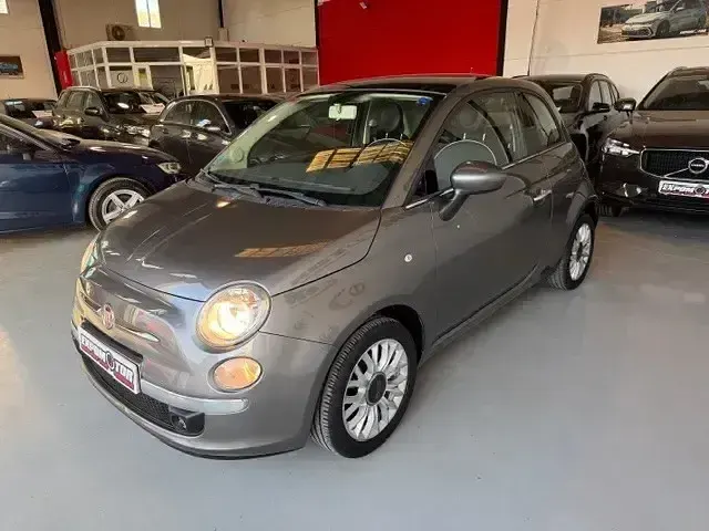Usado Fiat 500 69 CV (50 kW) 2015 Gris Utilitario