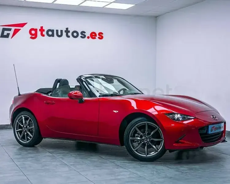 Usado Mazda MX5 Exclusive-Line 184 CV (135 kW) 2023 Rojo Descapotable