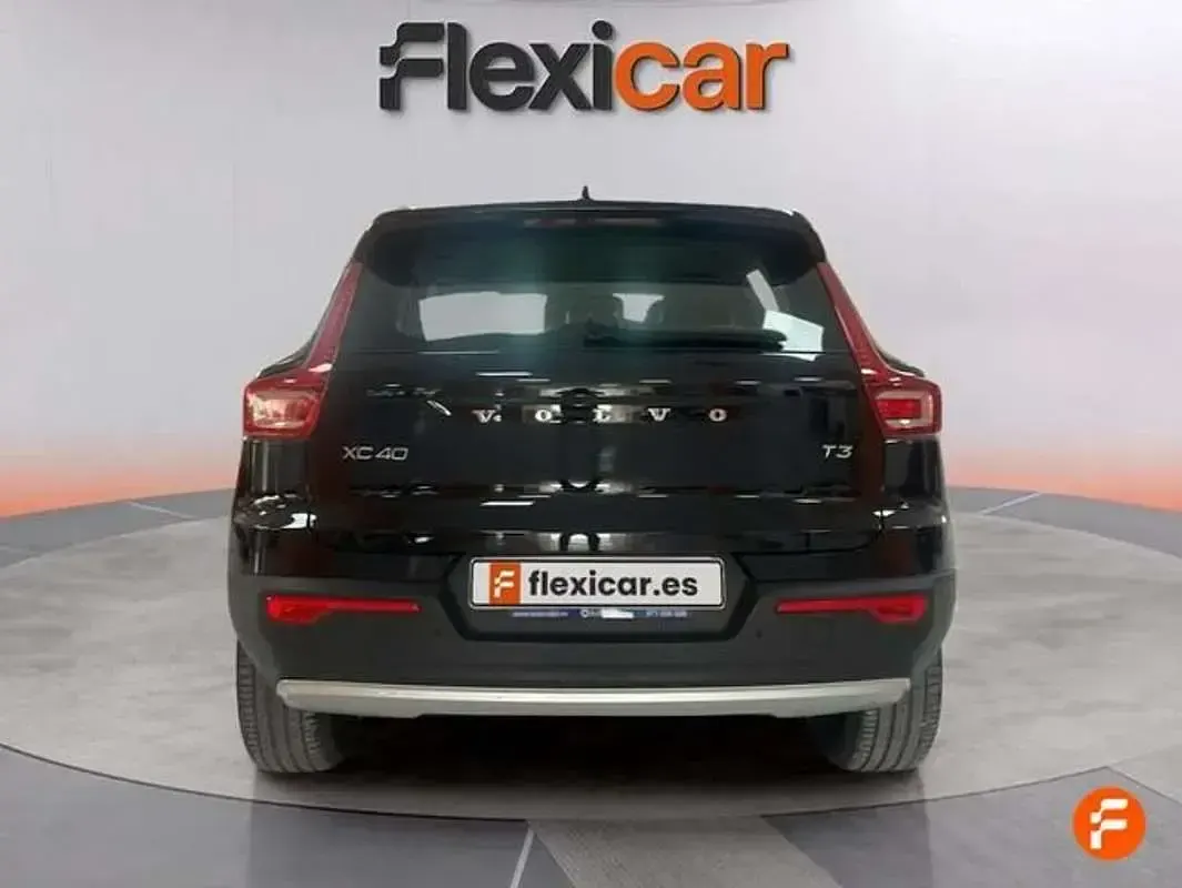 Usado Volvo XC40 Momentum 163 CV (119 kW) 2019 Negro SUV