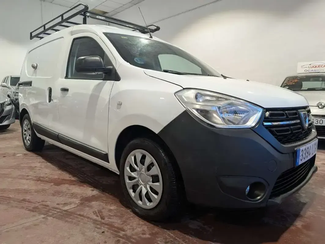 Usado Dacia Dokker Ambiance 99 CV (72 kW) 2019 Blanco Monovolumen