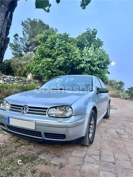 Gris / plata Usado 2002 VW Golf IV GTI Berlina | 3000 € (Precio justo) - Imagen 1/4