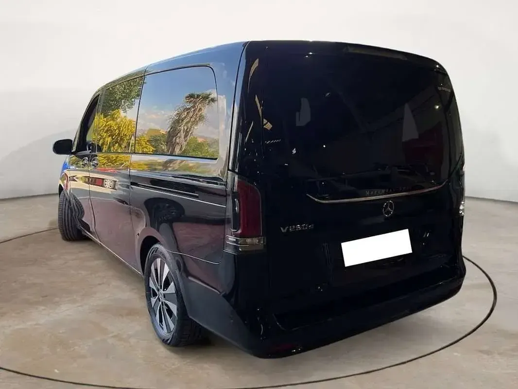 Usado Mercedes V250 Style 189 CV (139 kW) 2024 Negro Monovolumen