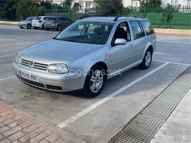 Usado VW Golf IV Highline 100 CV (73 kW) 2000 Gris / plata Familiar