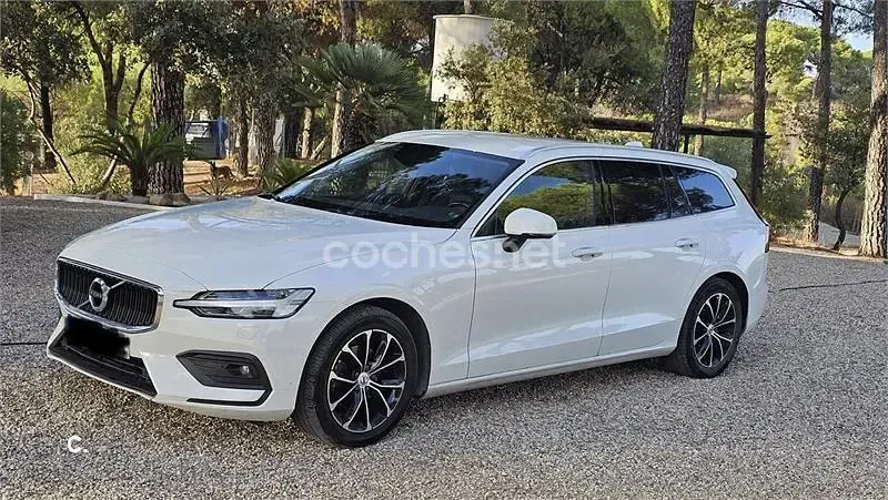 Usado Volvo V60 Momentum 150 CV (110 kW) 2019 Blanco Familiar