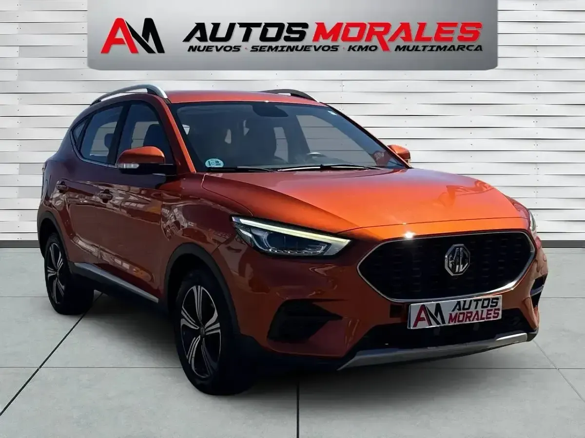 Usado MG ZS Comfort 106 CV (77 kW) 2022 Naranja Berlina