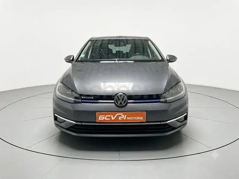 Usado VW Golf VII Advance 150 CV (110 kW) 2018 Gris / plata Berlina