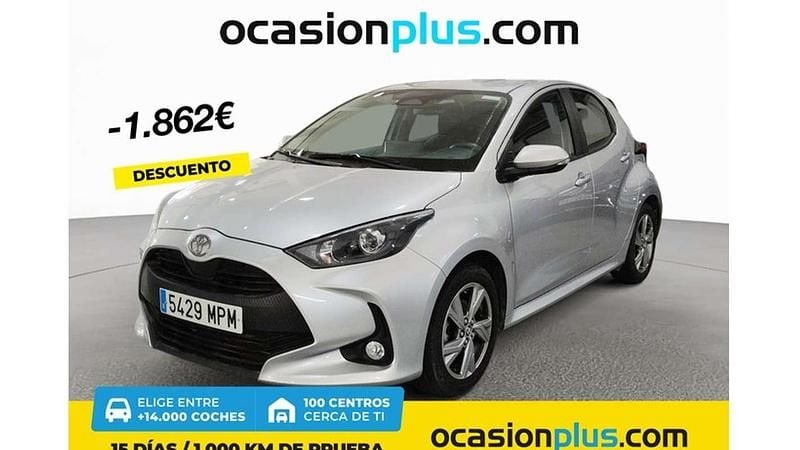 Gris Usado 2024 Toyota Yaris Hybrid Active Utilitario | 18.628 € (Buen precio) - Imagen 1/4