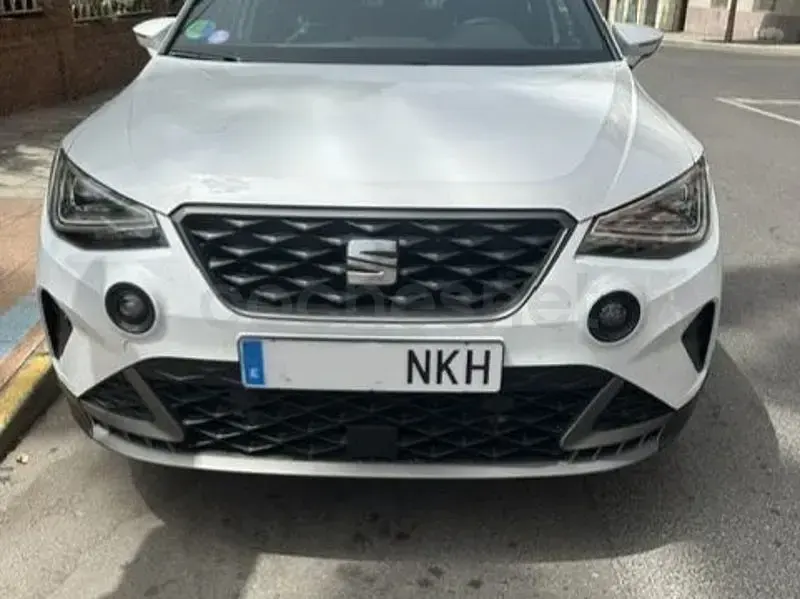 Usado Seat Arona FR 116 CV (85 kW) 2024 Blanco SUV
