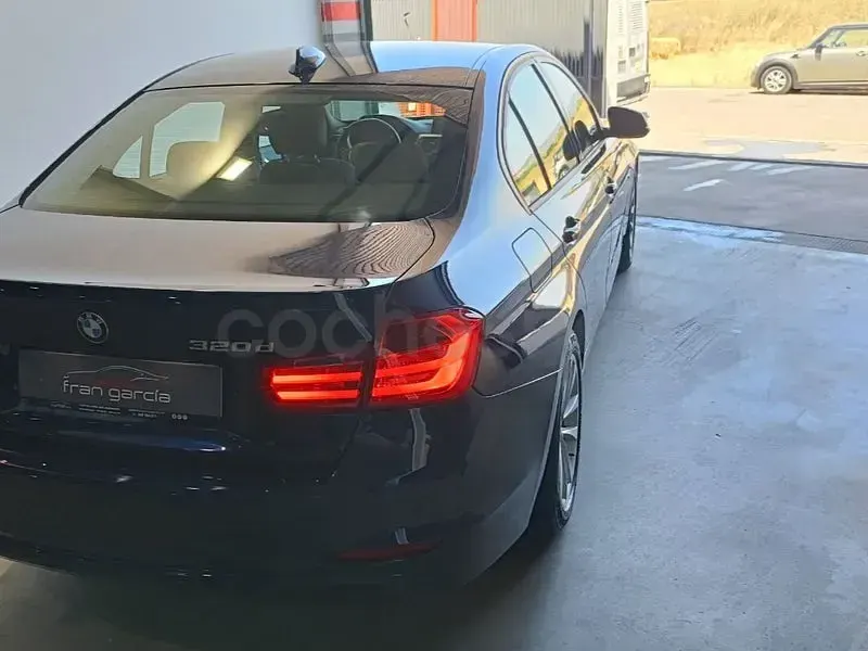 Usado BMW 320 Efficient Dynamics 163 CV (119 kW) 2012 Azul Berlina