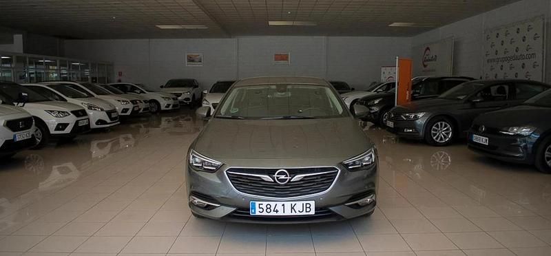 Usado Opel Insignia Excellence 136 CV (100 kW) 2018 Gris Berlina