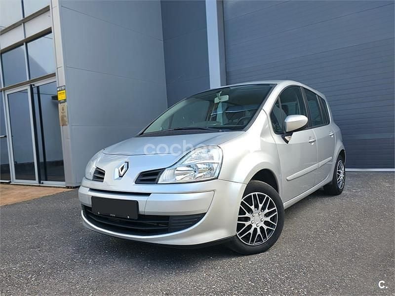 Gris / plata Usado 2013 Renault Grand Modus Monovolumen | 6990 € - Imagen 1/4