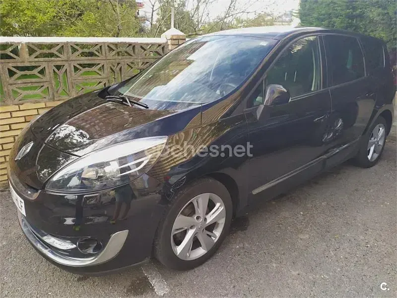 Usado Renault Grand Scénic III Dynamique 130 CV (95 kW) 2012 Negro Monovolumen