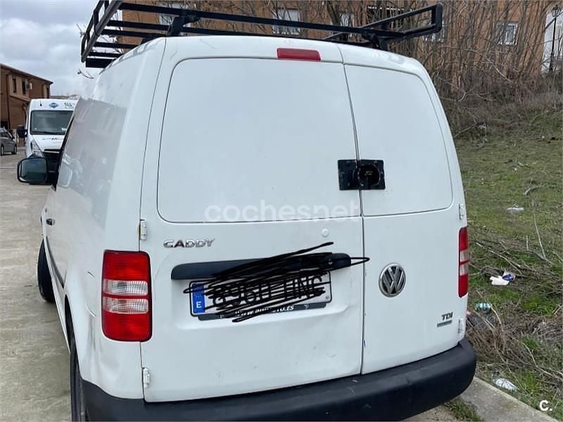 Usado VW Caddy 102 CV (75 kW) 2013 Blanco Monovolumen