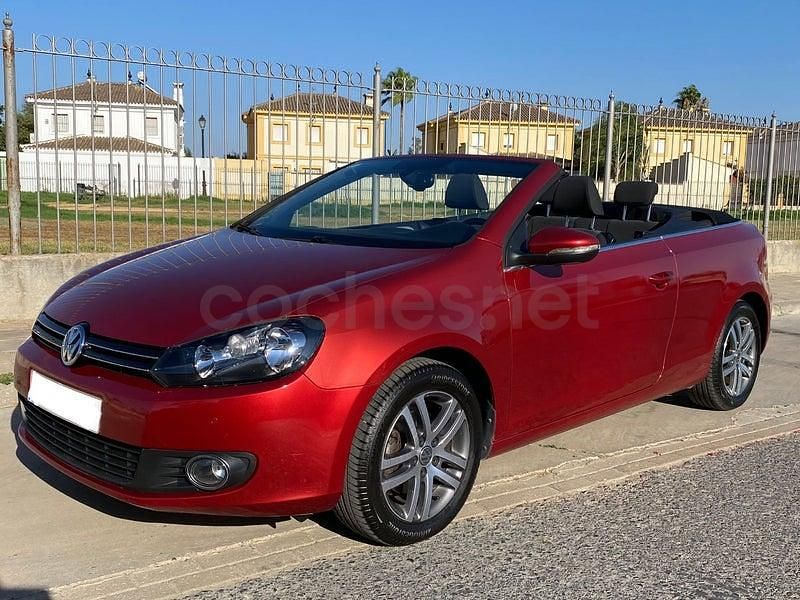 Usado VW Golf Cabriolet 105 CV (77 kW) 2012 Granate Descapotable