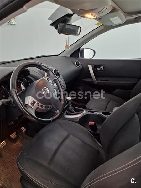Usado Nissan Qashqai Tekna 110 CV (80 kW) 2011 Gris / plata SUV