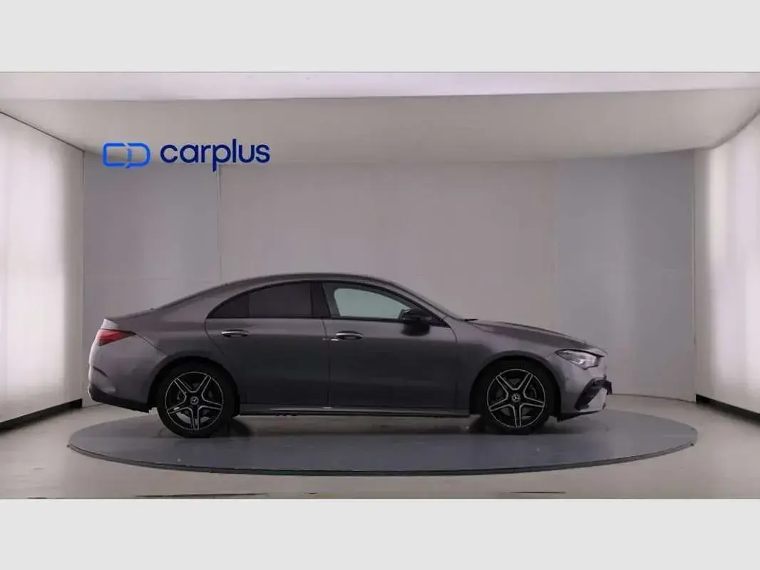 Usado Mercedes CLA220 190 CV (139 kW) 2025 Gris Berlina