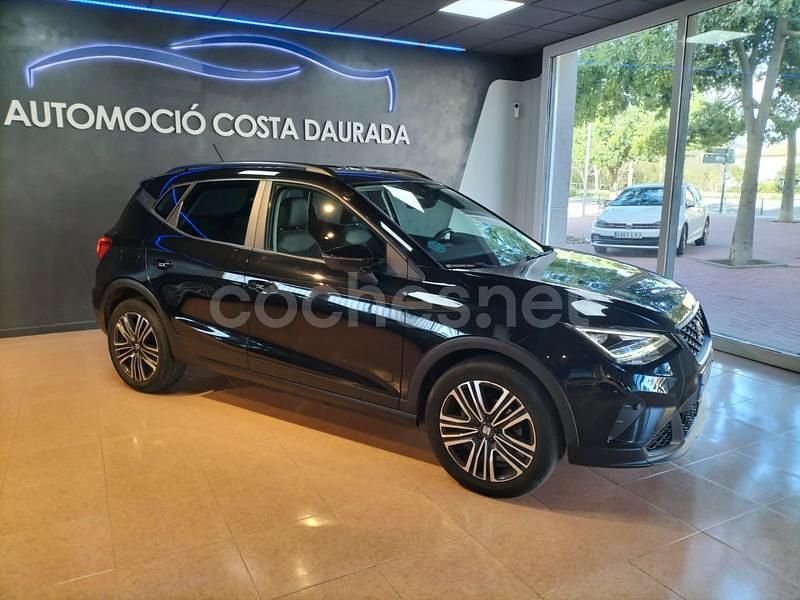 Usado Seat Arona Reference 95 CV (69 kW) 2023 Negro SUV