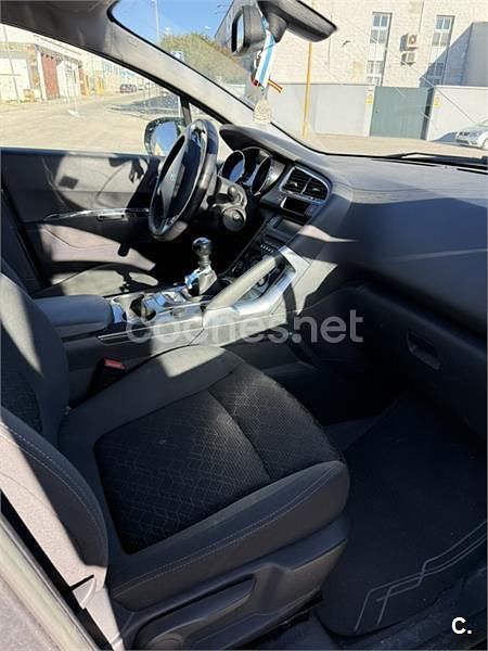 Usado Peugeot 3008 Active 120 CV (88 kW) 2014 Gris / plata Familiar