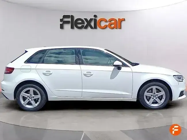 Usado Audi A3 116 CV (85 kW) 2019 Blanco Berlina