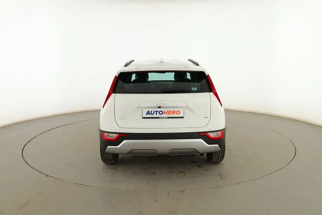 Usado Kia Niro 141 CV (103 kW) 2023 Blanco SUV