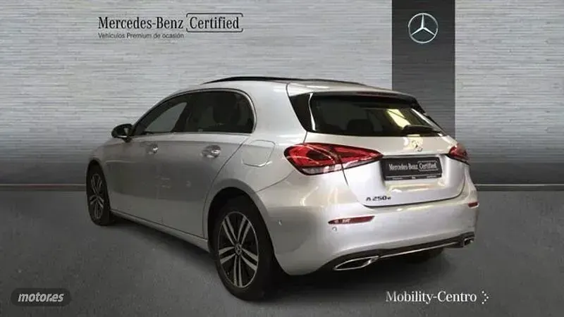 Usado Mercedes A250 218 CV (160 kW) 2022 Gris Berlina