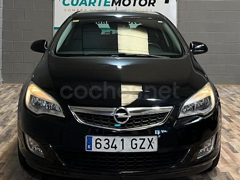 Usado Opel Astra Enjoy 110 CV (80 kW) 2011 Negro Berlina