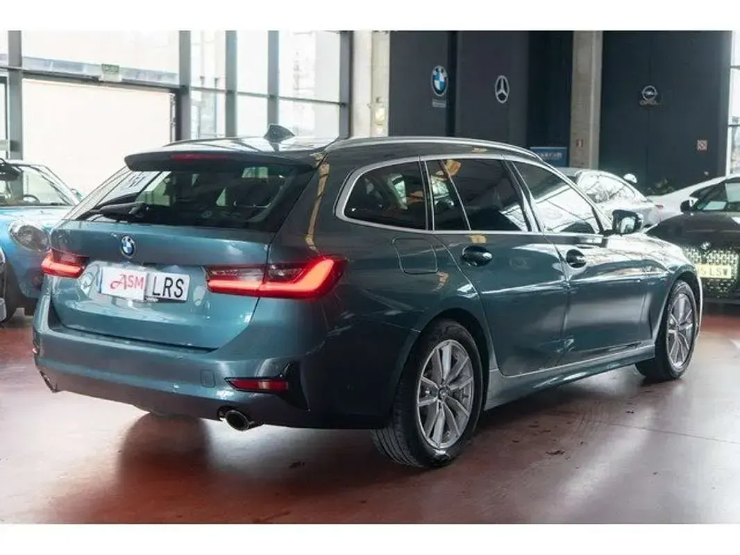 Usado BMW 330 Comfort Edition 286 CV (210 kW) 2021 Azul Familiar