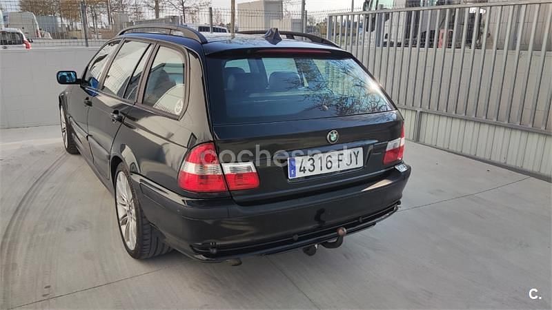 Begagnad BMW 320 150 HK (110 kW) 2003 Svart Kombi