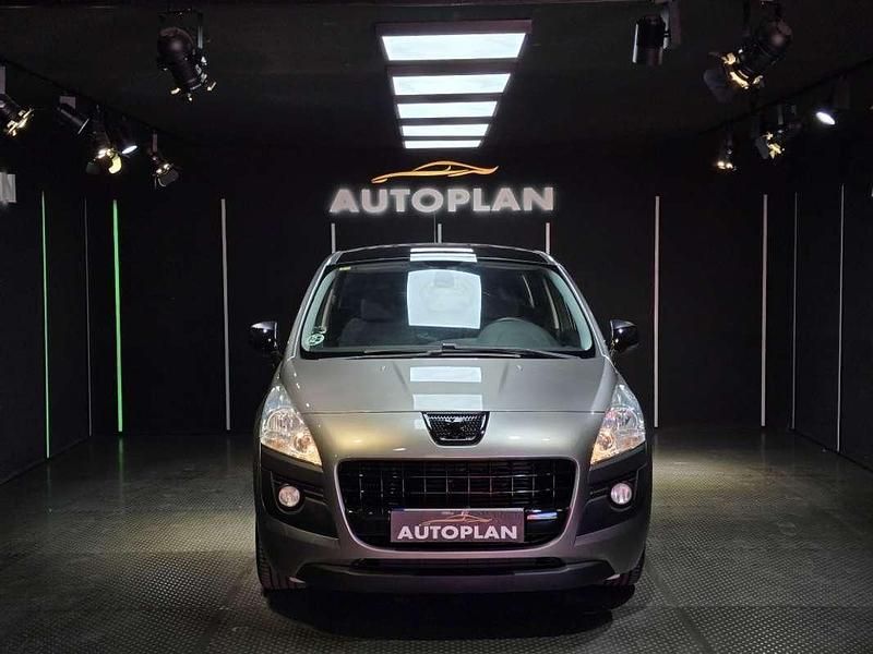 Usado Peugeot 3008 Active 111 CV (81 kW) 2012 Beige Monovolumen