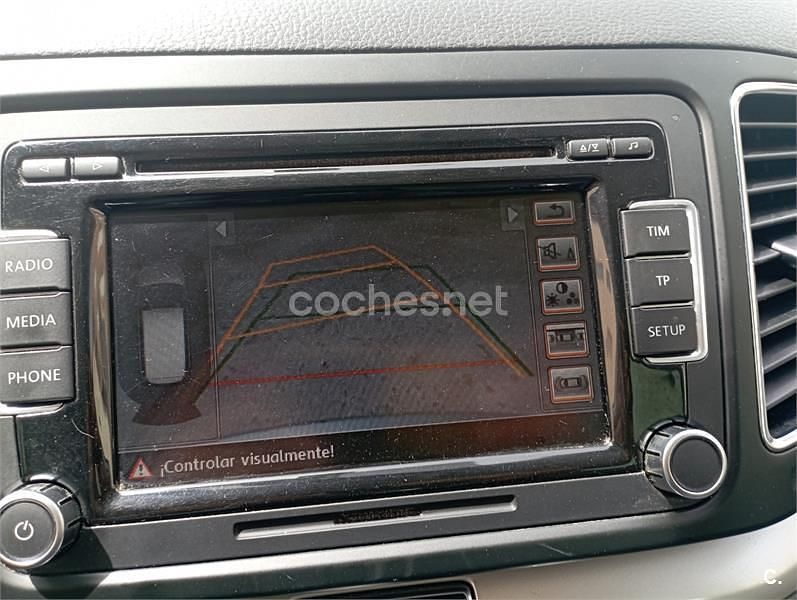 Usado Seat Alhambra Reference 140 CV (102 kW) 2013 Gris / plata Monovolumen